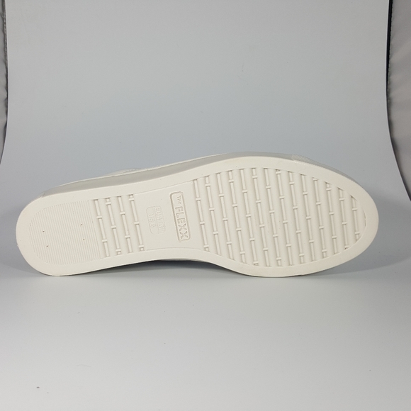 The Flexx White and Gold Vented Sneaker - Picture 4 of 4